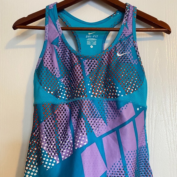 Nike Tank Top - Picture 2 of 4